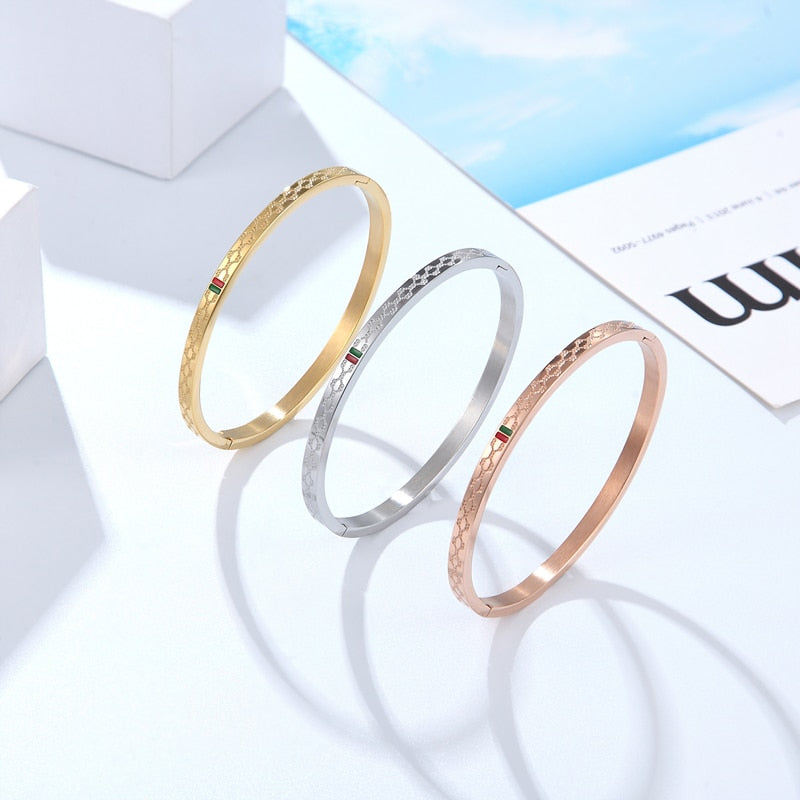 Trendy Bangle for Women Red and Green Charm Stainless Steel Gold Plating Jewelry Lover Bangle Luxury Wedding Female Bangle