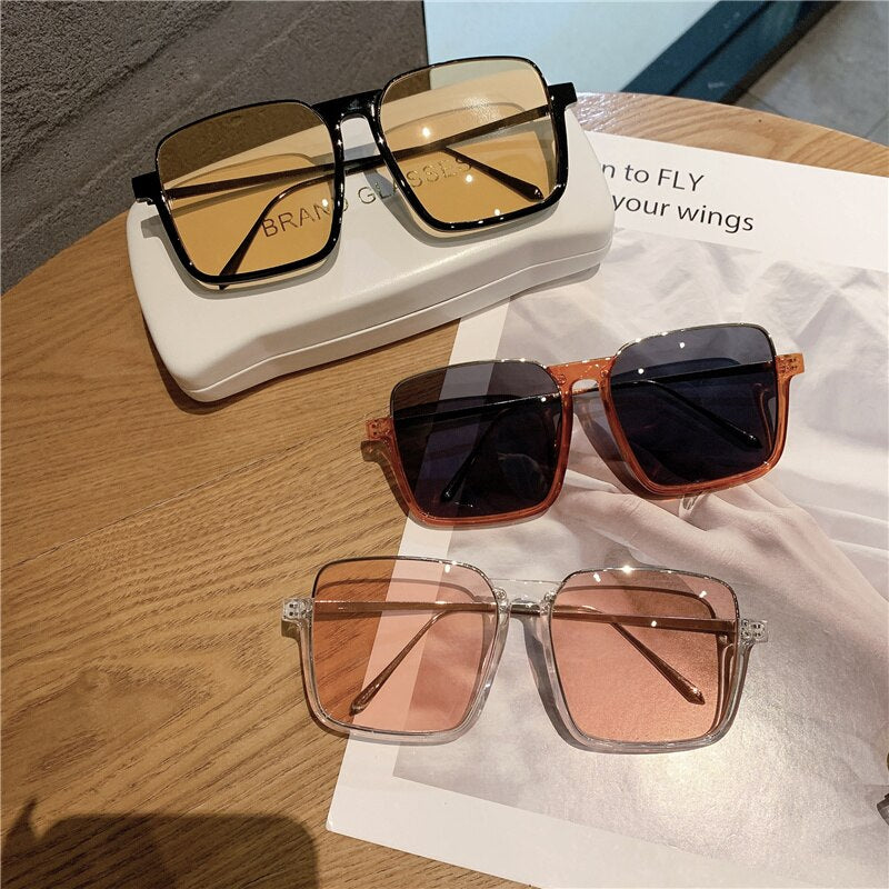 New Vintage Fashion Sunglasses For Women Metal Square Frame Luxury Shades Pink Sun Glasses Photograph Sun Eyewear UV400