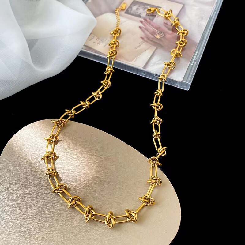 1 Pc Gold Silver Twisted Knot Necklace For Girls Women Fashion Creative Trendy Hollowed Knot As Gift For Girlfriends