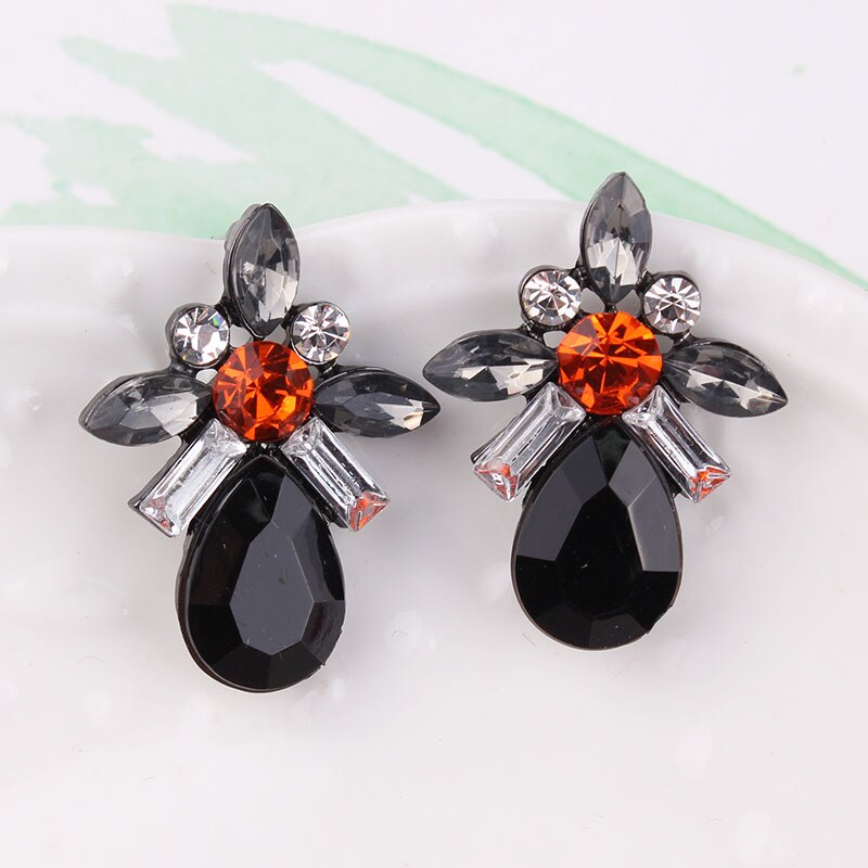 LUBOV Beautiful Flower Shape Crystal Stone Piercing Earrings Gold Silver Color Metal Stud Earrings Women Wedding Gift Jewelry